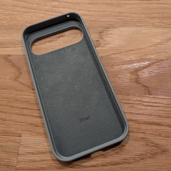 Google Pixel 9 (9 Pro) Phone Case in Hazel - Picture 2 of 2